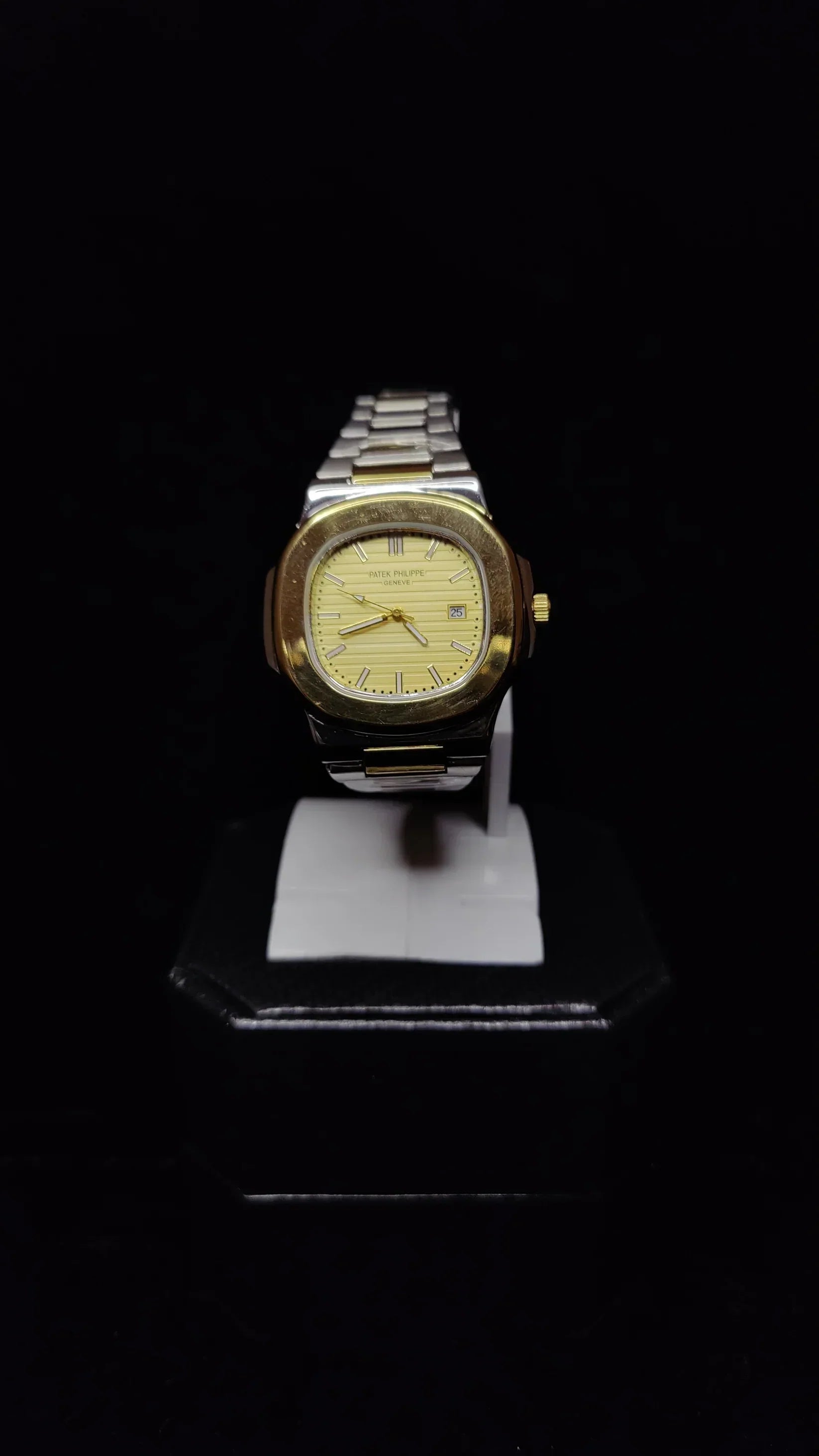 Patek Philippe Nautilus Watch - ZIOR