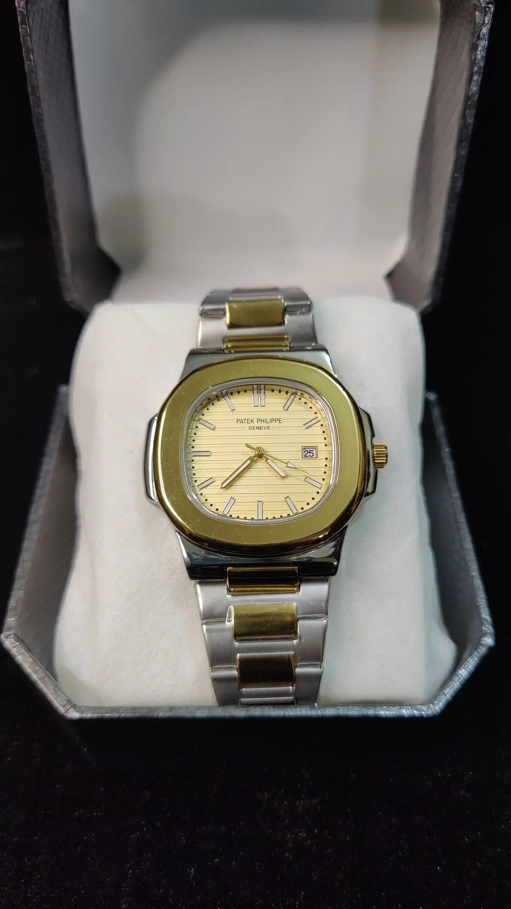 Patek Philippe Nautilus Watch - ZIOR